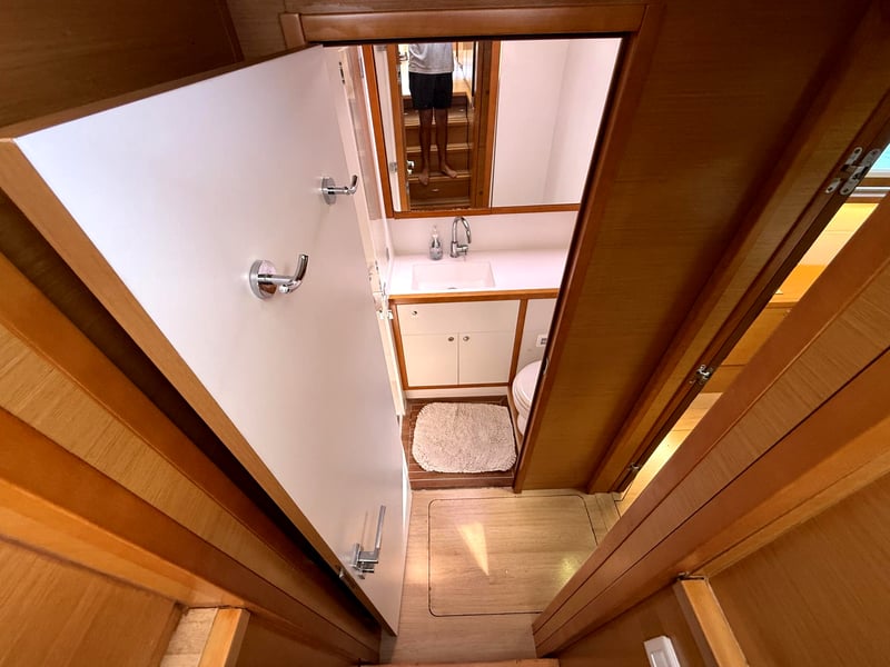 Crewcabin+Dayhead